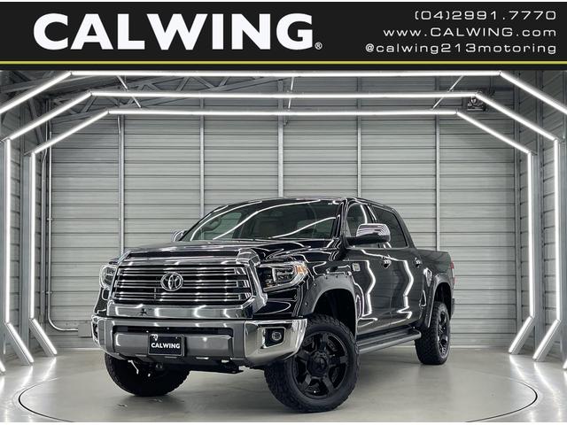 １７９４エディション　Ｖ８　新並　１オナ　リフトアップ　社外オーバーフェンダー　アルパインＢＩＧ－Ｘ９インチナビ　シャッター式トノカバー　アップルカープレイ　サンルーフ　ＪＢＬプレミアムオーディオ　シートヒーター＆クーラー　トヨタセーフティーセンスＰ