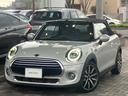 ＭＩＮＩ クーパー　コンバーチブル　クラシック・トリム　ワンオーナー　禁煙車　カメラパッケージ　ペッパーパッケージ　ドライビングアシスト　ブラウンレザー　シートヒーター　コンフォートアクセス　ＥＴＣ２．０　アンビエントライト　ＵＳＢ　クリアランスソナー（1枚目）