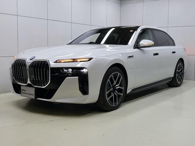 ｘＤｒｉｖｅ　６０　Ｍスポーツ　・リヤシートエンターテインメント・３１．３インチＢＭＷシアタースクリーン・リヤコンフォートパッケージ・ベンチレーションシート（リヤ）・マルチファンクションシート（リヤ）・マッサージシート（リヤ）