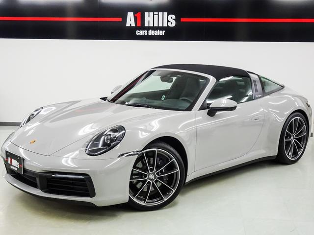 ポルシェ ９１１ ９１１タルガ４　左ハンドル　スポーツクロノパッケージ　スポーツエグゾースト　２０／２１インチカレラクラシックホイール　シートヒーター　ドラレコ　エントリードライブ　クルーズコントロール　タルガロールバーサテンブラック