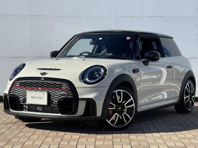 ＭＩＮＩ ＭＩＮＩ ジョンクーパーワークス　正規認定中古車　ワンオーナー　純正ＨＤＤナビ　１８インチＡＷ　ピアノブラックエクステリア　ワイヤレス充電器　Ａｐｐｌｅ　Ｃａｒ　Ｐｌａｙ　ＡＣＣ　シートヒーター　ヘッドアップディスプレイ　Ｂカメラ