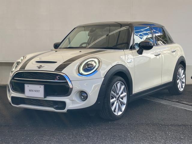 ＭＩＮＩ ＭＩＮＩ クーパーＳ　認定中古車　１オーナー　ＡＣＣ　２年保証付　ＥＴＣ　黒ルーフ＆ミラーキャップ　ボンネットストライプ黒　純正ＨＤＤナビ　バックカメラ　ＬＥＤヘッドライト　１７インチＡＷ