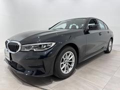 ＢＭＷ　３シリーズ　３２０ｉ　コンフォートアクセスオートトランクＦシートヒーターアダプティブＬＥＤライトＤアシストプロパークアシストＨＩＦＩスピーカーワイヤレスチャージング前後ドラレコ純正１６ＡＷ