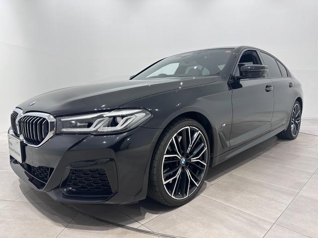 ＢＭＷ ５シリーズ ５４０ｉ　ｘＤｒｉｖｅ　Ｍスポーツ　モカ革ＦクライメートシートアダプティブサスＭスポーツブレーキオートトランクサンルーフ　Ｈａｒｍａｎ／ＫａｒｄｏｎサウンドアダプティブＬＥＤライトパークアシスト＋ＴＶＨＵＤＵＶカットガラス純正２０ＡＷ