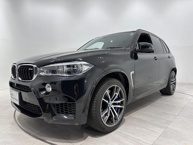 ＢＭＷ Ｘ５ Ｍ ベースグレード　ワンオーナー黒革Ｆクライメートシートソフトクローズドアパノラマルーフ　Ｈａｒｍａｎ／ＫａｒｄｏｎサウンドアダプティブＬＥＤライトＤアシストレーンチェンジワーニングＴＶＨＵＤ純正２０ＡＷ