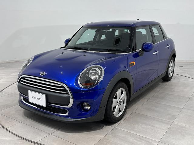 MINI 5 DOOR（ミニ）ワン　認定２年保証・コンフォートアクセス・純正ＨＤＤナビ・ＥＴＣ・純正１５ＡＷ 中古車画像