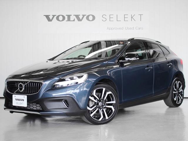 高い走破性が魅力なＶ４０クロスカントリーが入庫です！ レザーシートやプレミアムオーディオなど装備した豪華仕様のグレードです！