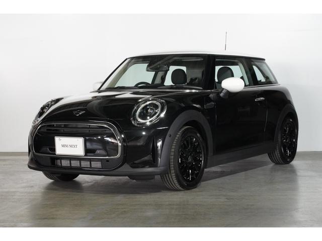 ＭＩＮＩ クーパー　クラシック・トリム　ＭＩＮＩ認定中古車　２０２３年モデル　デモカー（社有車）レザレットブラック・スポーツレザーシート　プレミアム・プラス　ＡＰＰＬＥ　ＣＡＲ　ＰＬＡＹ　１６インチ・アロイホイール　スマートキー（1枚目）