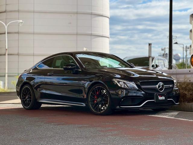 Ｃクラス(AMG) Ｃ６３　Ｓクーペ　Ｓ　黒ナッパ革　ナビＴＶ　ブルメＳ　ＬＥＤ　パフォーマンスエグゾースト　エアバランスＰＫＧ　ＩＷＣクロック　ＡＭＧパフォーマンス 中古車画像