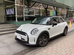 ＭＩＮＩ　ＭＩＮＩ　クーパー　プレミアムプラスパッケージクラシックトリム　５ＤＯＯＲ　クーパー