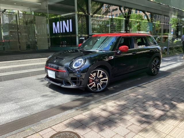 ＭＩＮＩ ＭＩＮＩ ジョンクーパーワークスクラブマンエッセンシャルトリム　ＪＣＷトリム　ハーマンカードンオーディオ　ＡＣＣ　衝突軽減Ｂ　アップルカープレイ　レッドルーフ