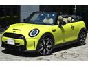 ＭＩＮＩ クーパーＳコンバチブルプレミプラスＰエセンシルトリム　認定中古車　ワンオーナー　Ｙｏｕｒｓソフトトップ　ヘッドアップディスプレイ　アップルカープレイ　ワイヤレス充電対応　シートヒーター　ＳＯＳコール　Ｄモード　Ｄアシスト　３６０°ドラレコ　１８ＡＷ（1枚目）