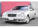 Ｅ３２０　アバンギャルド　Ｗ２１０後期モデル　Ｅ３２０アヴァンギャルド　実走行４４，０００ｋｍブラックレザーシートヒーター付き　キセノン　スライディングルーフ(1枚目)