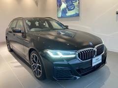 ＢＭＷ　５シリーズ　５３０ｉツーリング　Ｍスポーツ　アクティブステアリング　ヘッドアップディスプレイ