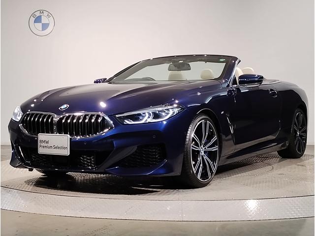 ＢＭＷ ８シリーズ ８４０ｉ　カブリオレ　Ｍスポーツ　弊社下取車　１オーナー　インディビジュアルカラー　アイボリーレザー　２０ＡＷ　ハーマンカードンサラウンドシステム　シートヒーター＆クーラー　クリスタルフィニッシュ　ヘッドＵＰディスプレイ　Ｍブレーキ