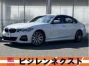 ３２０ｉ　Ｍスポーツ　１０．２５インチ純正ナビ・ＬＥＤヘッドライト・メモリー機能付き電動シート・電動トランク・トップビューカメラ・ＡＣＣ／ＬＫＡ／ＢＳＭ・純正１８ＡＷ・３ゾーンオートエアコン・置くだけ充電・禁煙(1枚目)