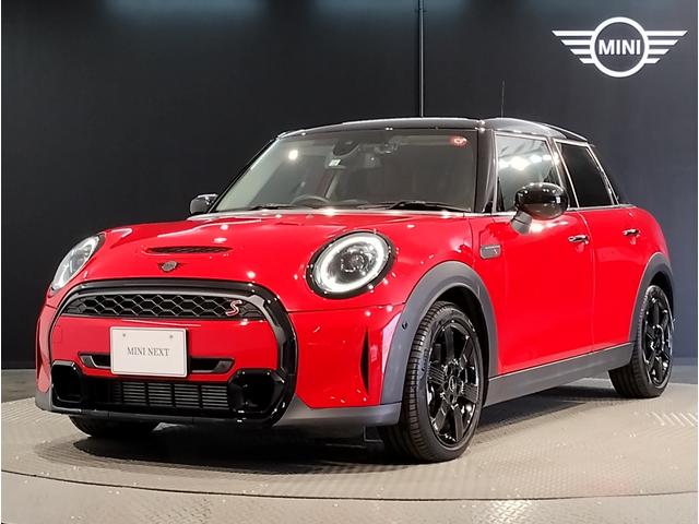 ＭＩＮＩ クーパーＳＤ　クラシック・トリム　・ワンオーナー・純正ＨＤＤナビ・バックカメラ・純正１７インチＡＷ・クルーズコントロール・液晶メーター・パーキングサポート・衝突軽減ブレーキ・インテリジェントセーフティ・コンフォートアクセス（1枚目）