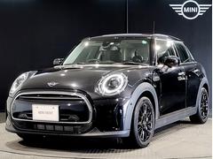 MINI クーパー クラシック・トリム ワンオーナークラシックトリムAppleCarplay バックカメラ LEDライト 純正16インチアルミホイール プレミアムプラス 同色ルーフ  ヘッドアップディスプレイ シートヒーター ワイヤレス充電 中古車画像