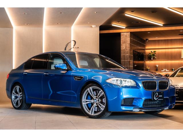 Ｍ５(BMW) Ｍ５　イノベーションＰＫＧ　コンフォートＰＫＧ　ナイトビジョン　ＬＥＤルームライト　シルバーストーンレザー　アルカンタラルーフライナー 中古車画像