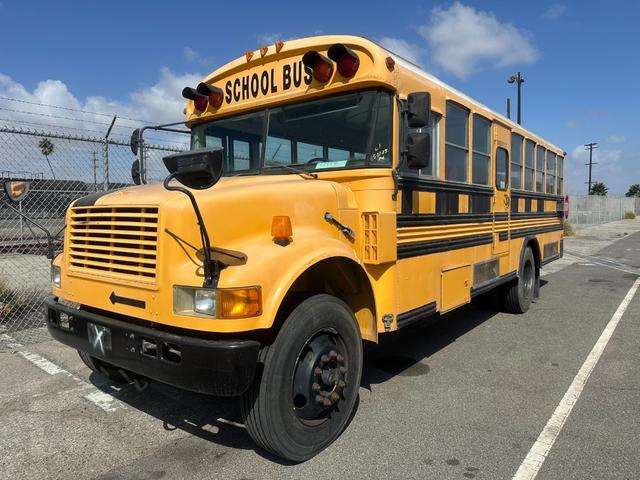 キッチンカー、移動販売車、テナントにも！ インターナショナルのスクールバスが日本到着です！９ｍサイズで事務所にも。