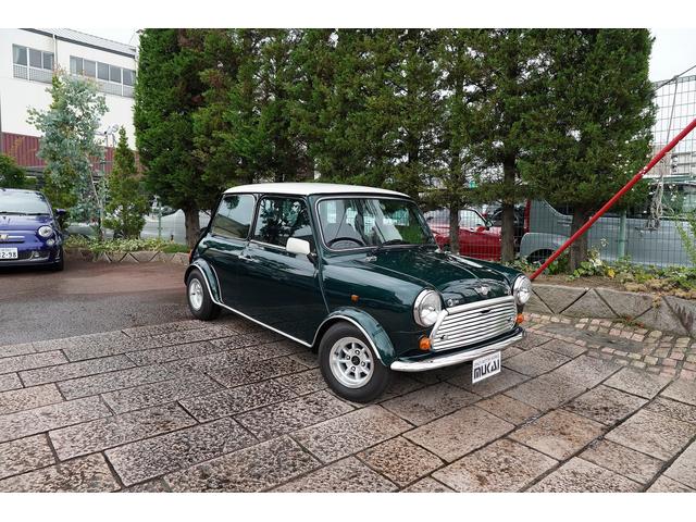 ＭＩＮＩ クーパー１．３　４ＭＴ　キャブ・オプションパーツ装着・シート・マフラー・サスキット・１０インチ・ハンドル・シフト・ペタル（1枚目）