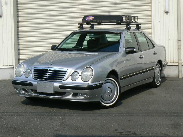 Ｅ２４０本国仕様キャリヤ＆カーゴワイトリボンタイヤ　ワンオーナー車本国仕様ホワイトリボンタイヤンルーフキャリア