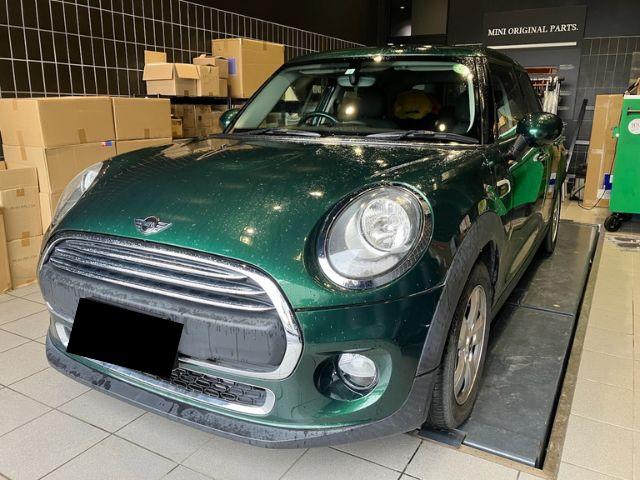 ＭＩＮＩ(ミニ) ワン　ブリティッシュレーシンググリーン／フェイバリットスタイル／ナビパッケージ／スポーツステアリング 中古車画像