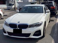 ３シリーズ ３２０ｄ　ｘＤｒｉｖｅ　Ｍスポーツ　アルピンホワイト／シートヒーター／クルーズコントロール／リヤビューカメラ／電動パワーシート／ＥＴＣ／４ＷＤ／ＵＳＢ接続／ナビ／ＨＤＤナビ／スマートキー／認定中古車／ワンオーナー／Ｂｌｕｅｔｏｏｔｈ