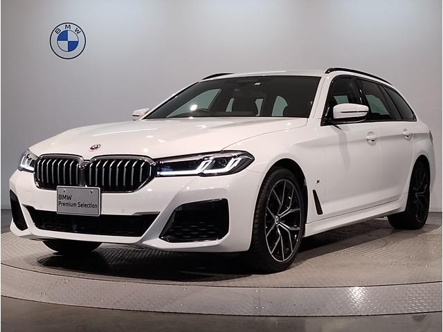 5シリーズツーリング（BMW）５２３ｄ　ｘＤｒｉｖｅツーリング　Ｍスポーツ　弊社デモカー　ブラックレザー　シートヒーター　純正ナビ　バックカメラ　インテグレイテッドアクティブステアリング　電動トランク　Ｂｌｕｅｔｏｏｔｈ　アクティブクルーズコントロール　ヘッドＵＰディスプレイ 中古車画像