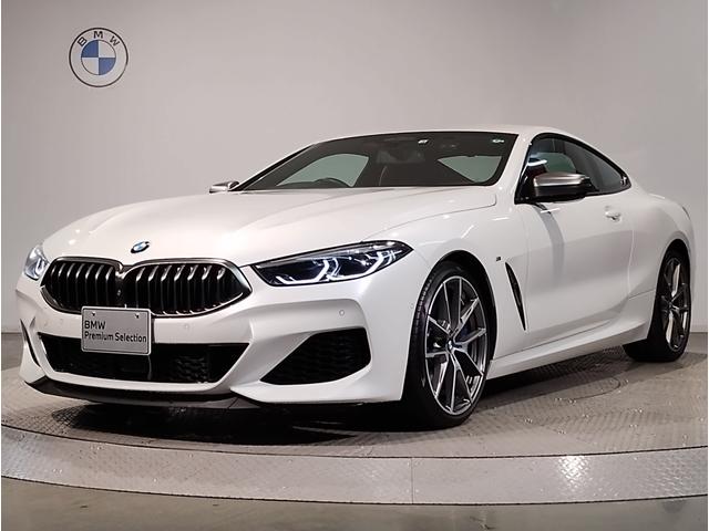 ＢＭＷ ８シリーズ Ｍ８５０ｉ　ｘＤｒｉｖｅクーペ　ワンオーナー　フィオナレッドレザーシート　ベンチレーションシート　クリスタルシフト　純正２０ＡＷ　レーザーライト　ドライビングアシストプロ　ｈａｒｍａｎ／ｋａｒｄｏｎ　ヘッドアップディスプレイ