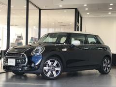 ミニ Mini 5 Door ブラック 黒 の中古車一覧 価格 Com