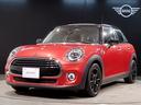 ＭＩＮＩ 　クーパー５ドア　ローズウッドエディション　全国２００台限定車　ワンオーナー　バックカメラ　リア障害物センサー　衝突被害軽減ブレーキ　１６インチブラックＡＷ　ＥＴＣ車載器　禁煙車　ＬＥＤヘッドライト（1枚目）