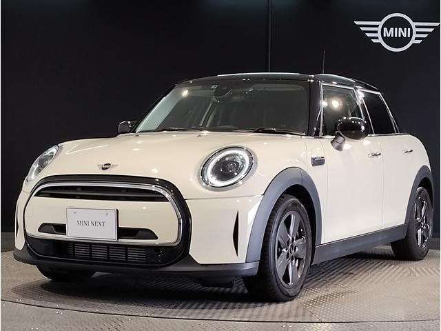 ＭＩＮＩ(ミニ) クーパーＤ　クラシック・トリム　ワンオーナー　クラシックトリム　コンビネーションシート　アクティブクルーズコントロール　ＡｐｐｌｅＣａｒＰｌａｙ 中古車画像