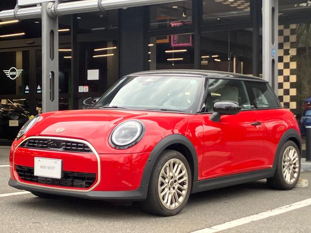クーパーＣ　フェイバリット・トリム　認定中古車　弊社デモカーＦＡＶＯＲＥＤＴＲＩＭ　ベスキンベージュレザーシート　純正ＨＤＤナビ　バックカメラ　衝突軽減ブレーキ　ヘッドアップディスプレイ　ＬＥＤヘッドライト　ミラー型ＥＴＣ
