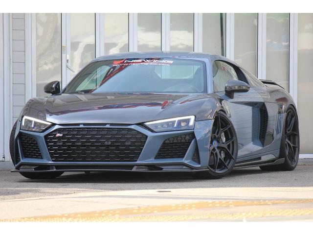 アウディ Ｒ８ Ｖ１０クーペパフォマンス５．２ＦＳＩクワＳトロニック　Ａｌｐｉｌデモカー　カーボンエアロ　カーボンボンネット