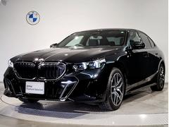 5シリーズ 523i Mスポーツ コンフォートドライブPKG ブラックキドニーグリル アダプティブサスペンション ヘッドアップディスプレイ インテグレイトアクティブステアリング 4ゾーンエアコン AppleCarPlay 19AW 中古車画像