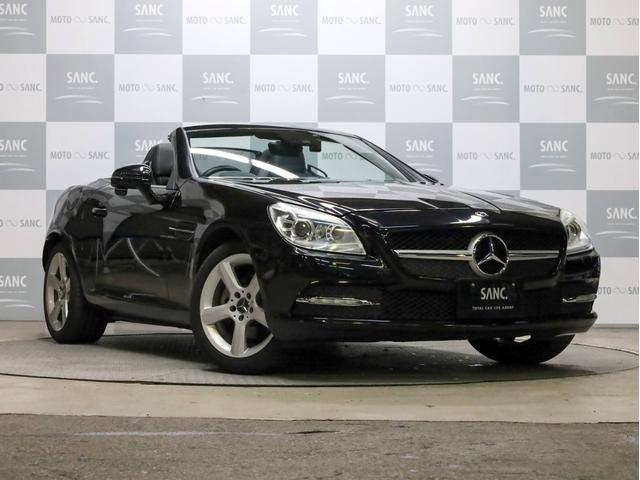 メルセデス・ベンツ ＳＬＫ ＳＬＫ２００ブルーエフィシェンシー　スポーツ　ワンオーナー　禁煙車　純正ＨＤＤナビ　フルセグＴＶ　ＤＶＤ　ＵＳＢ　Ｂｌｕｅｔｏｏｔｈ　ドライブレコーダー　パドルシフト　張替黒革シート　バイキセノンヘッドライト　専用フロアマット　取説　スペアキー有