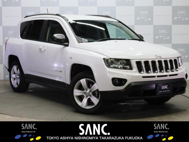 ジープ・コンパス(ジープ) スポーツ　４ＷＤ　禁煙　ストラーダ製２ＤＩＮナビ　フルセグＴＶ　ＤＶＤ再生　Ｂｌｕｅｔｏｏｔｈ　ＳＤカード対応　バックカメラ　サイドカメラ　コムテック製分離型ドライブレコーダー　４ＷＤロックモード 中古車画像