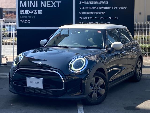 ＭＩＮＩ ＭＩＮＩ クーパーＤ　クラシック・トリム　弊社デモカー　ナビ無しＡｐｐｌｅ　Ｃａｒ　Ｐｌａｙ　バックカメラ　前後ＰＤＣ　パーキングアシスト　シートヒーター　クルーズコントロール　１６インチアルミホイール　コンフォートアクセス