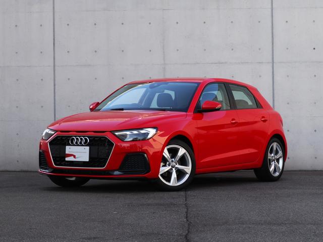 Ａ１スポーツバック(アウディ) ３５ＴＦＳＩ　アドバンスド　ナビゲーションパッケージ　コンビニエンスパッケージ　アシスタンスパッケージ　ＴＶチューナー　スマートフォンインターフェース　センターアームレスト　ワイヤレスチャージング 中古車画像