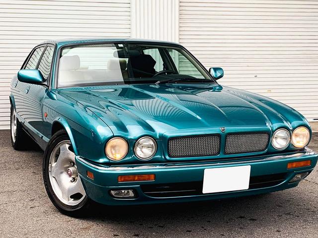 ＸＪＲ　４．０スーパーチャージド　直列６気筒エンジン・スーパーチャージド　Ｘ３００　ディーラー車　左ハンドル