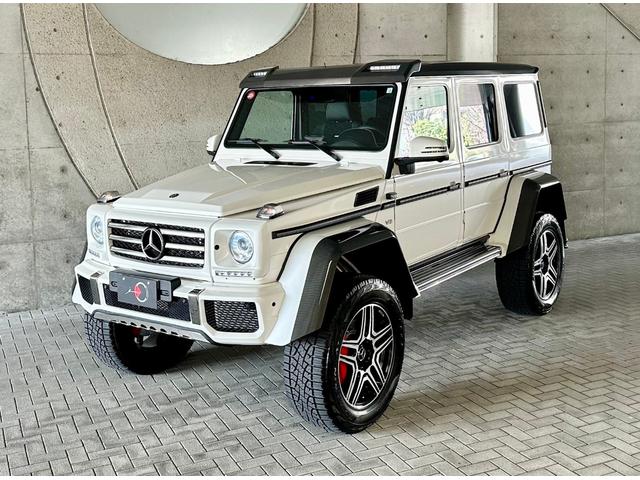 メルセデス・ベンツ Ｇクラス Ｇ５５０　４ｘ４スクエアード　４ＷＤ／カーボンオーバーフェンダー＆フロントルーフスポイラー／デジーノハーフレザー／純正４×４専用２２インチＡＷ／カーボンインテリア／ツインサスペンション／正規Ｄ車