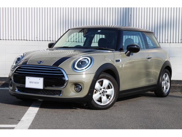 MINI 3 DOOR（ミニ）クーパー　純正ナビ　バックカメラ＋ＰＤＣセンサー（Ｆ／Ｒ）　ＬＥＤヘッドライト　アームレスト　アクティブクルーズコントロール　コンフォートアクセス　１５インチアルミホイール　オートライト　レインセンサー 中古車画像