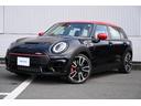 ＭＩＮＩ ジョンクーパーワークス　クラブマン　ＪＣＷ・トリム　弊社デモカー　３３００ｋｍ　エニグマブラック　１９インチＡＷ　デジタルメーター　ドライブアシスト　Ｆ／ＲＰＤＣ　ＬＥＤライト　ハーフレザーシート　　シートヒーター（1枚目）