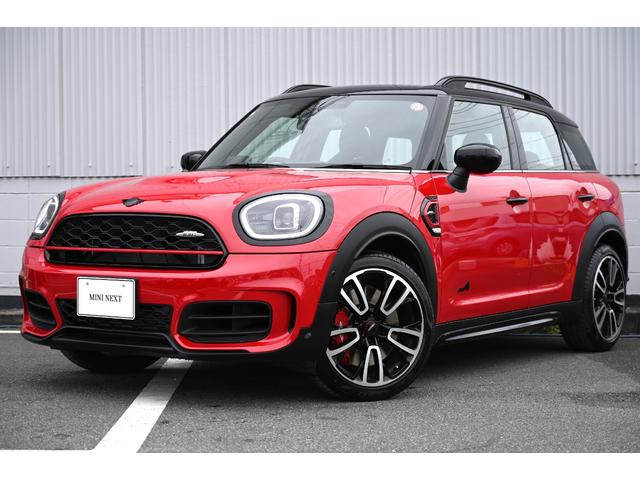 ＭＩＮＩ ＭＩＮＩ ジョンクーパーワークス　クロスオーバー　ＪＣＷトリム　元弊社デモカー純正ナビ１９ＡＷ　ＡｐｐｌｅＣａｒＰｌａｙＡＬＬ４　１９ＡＷ　純正ナビ　ワイヤレスチャージング