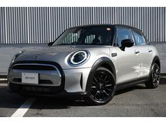 MINI クーパー ファーストパッケージ クラシック・トリム 純正16AW ワイヤレスチャージング AppleCarPlay Dメーター Dアシスト Bカメラ 前後PDC コンフォートアクセス アームレスト ETC2.0 LEDライト ハーフレザーシート ACC 中古車画像