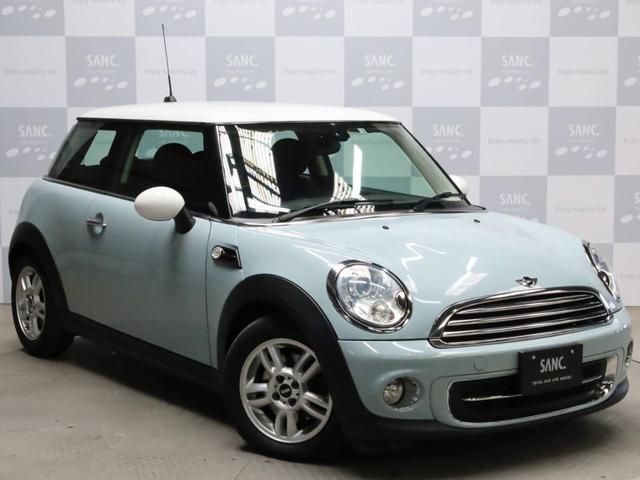 ＭＩＮＩ クーパー　禁煙１オーナー　クロームラインエクステリア　カラー可変式アンビエントライト