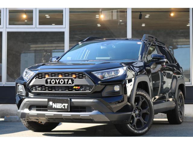 ＲＡＶ４(トヨタ) アドベンチャー　オフロードパッケージ　禁煙車　純正ナビ　フルセグＴＶ　ＬＥＤヘッド　クルコン　レーンキープ　ＢＳＭ　黒革シート　デジミラ　ブリッジ型ルーフレール　パワーシート 中古車画像