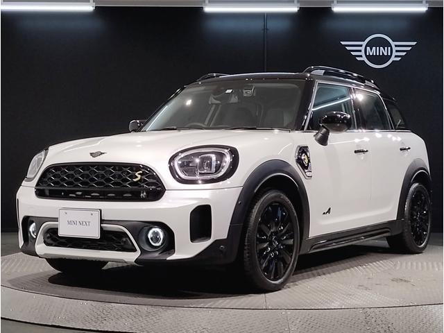 ＭＩＮＩ クパＳＥクロスオバオル４プレミアム＋Ｐクラシクトリム　プレミアムプラスライン　クラシックトリム　パンチカーボンレザー　シートヒーター　アップルカープレイ　アクティブクルーズコントロール　ドライビングアシスト　ミラーＥＴＣ　ワイヤレスチャージング（1枚目）