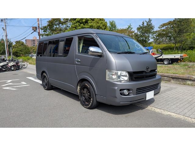 　●乗車定員６人●キャンピングカー仕様